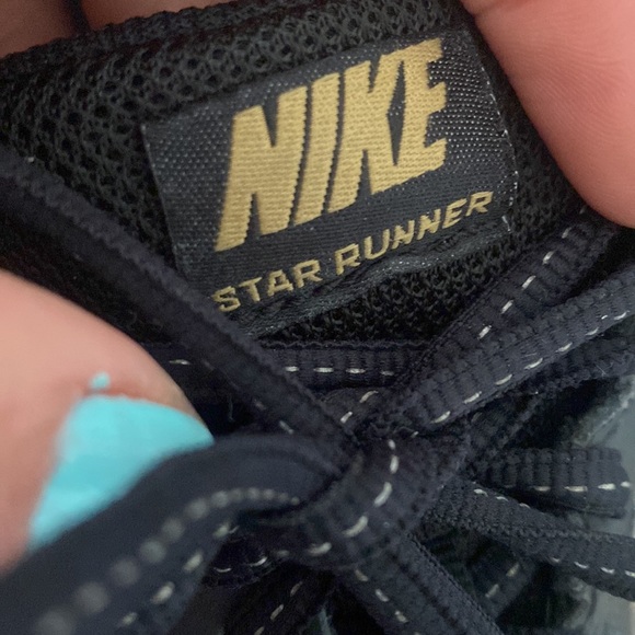 Nike Star Runner metallic running shoes size 6Y - Picture 4 of 7